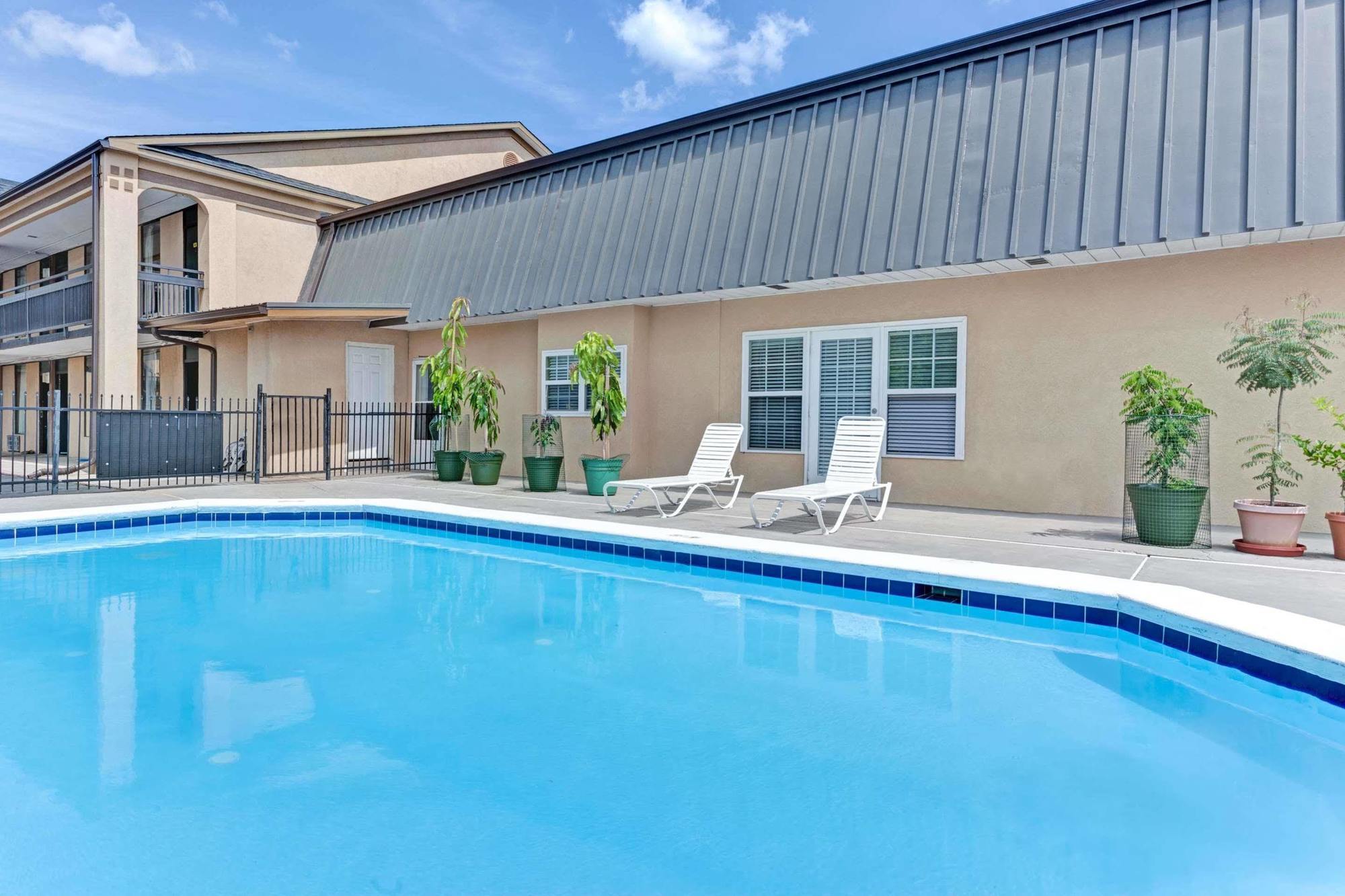 Super Inn & Suites Carrollton,West Georgia Εξωτερικό φωτογραφία