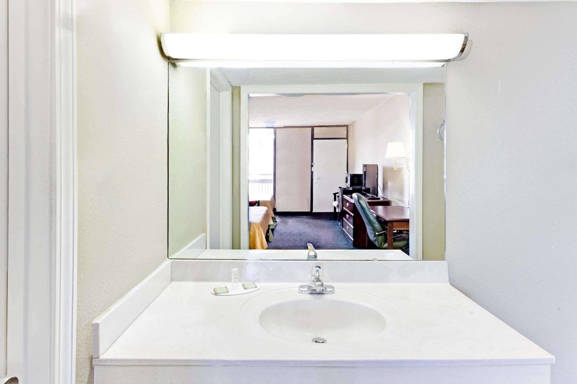 Super Inn & Suites Carrollton,West Georgia Εξωτερικό φωτογραφία